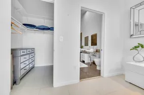Icon Brickell W Hotel Luxury - Image 4