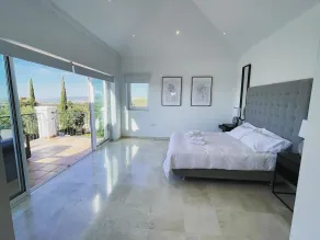 Villa Latina Golf en privilegiada área - Image 2