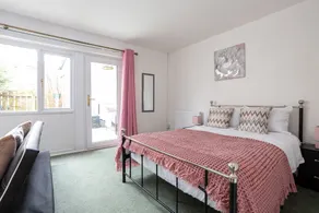 Hurley House, 4 bedroom house near Manchester Airport - Image 5