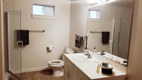 1Bd/1Bth w/kitchenette, 1 mile to Space Needle, 75 walk score, free parking - Image 2