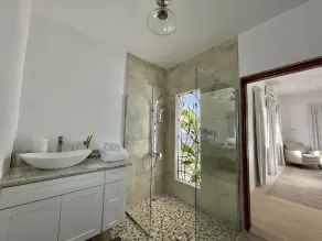 New Luxury Villa! 5 Bedrooms, Fully staffed including Gourmet Chef - Image 2