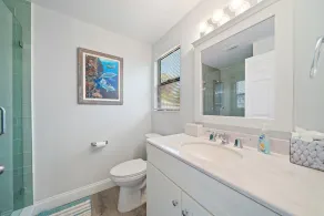 Newly Redone and  furnished 2/2 condo that is walking distance to the beach - Image 4