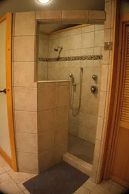 Suttons Bay Therapy-Hot Tub/GameRoom/Fireplace/AC - Image 4