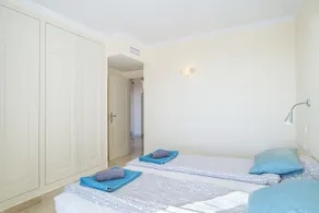 Ferienwohnung \"Astonishing view modern apartment\" mit Gemeinschaftspool und WLAN - Image 4