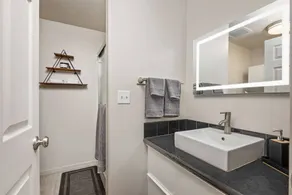 Prime Location, Pet Friendly, Single Level, New Decor and Furnishing, 10 Min to PDX and Vancouver - Image 4