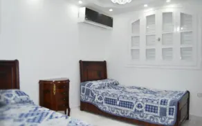 Luxury Garden Apartment - 5 min from the beach - Image 4