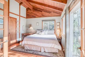 Secluded Nature-lover’s Delight Above Manzanita Has King Suite - Image 4