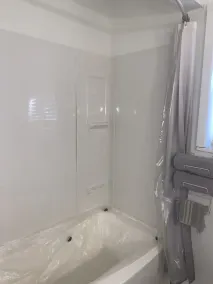 Cozy Private Bedroom/bath with smoking allowed - Image 2