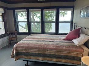 Fall Festivals! Secluded true waterfront! Sleeps uo to 12, dogs, great rates - Image 5
