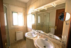 Beach villa with pool up to 6 pers., best location, no traffic, and ambience, air conditioning - Image 4