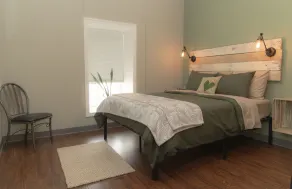 Farm-inspired Inn in the heart of beautiful downtown Kingsville! - Image 4