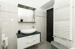 Villa Mavis with Heated Pool - Image 2