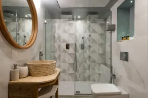 Vranas Residenza Signature Suites - Image 5