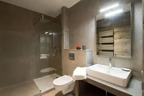 Chalet Montagnard avec bain à remous + sauna privés! Proche du télésiège - Image 3