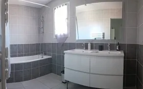 Stille hus i syd mellem hav og landskab - Image 3
