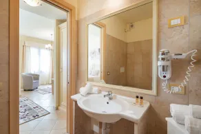 Hotel Regina Elena - Image 3