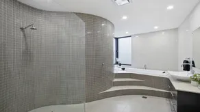 Waterfront apartment w/ Pool/spa/sauna - Image 3
