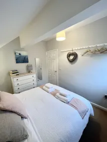 Relax & unwind in comfort in our beautiful pet friendly little cottage - Image 3