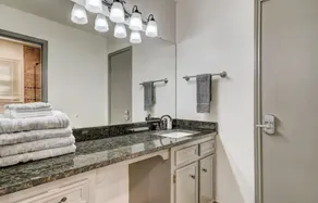Hutto 4 BDRM GETAWAY HOME PERFECT FOR BUSINESS OR LEISURE. - Image 3