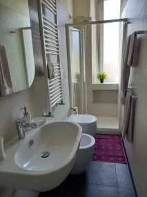 BEAUTIFUL LITTLE APARTMENT IN MILANO CENTER - Image 5