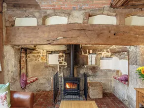 3 chambres à coucher à Lingfield - Image 3