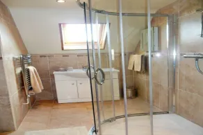Bryn Awelon Bach Traditional Stone Cottage - Image 3