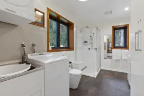 Hastings Bay Retreat - Image 2