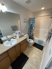 Mins to airport and shopping! 5 Star clean!13miles from downtown! - Image 5
