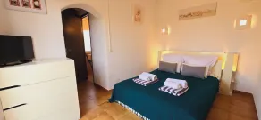 Hus med pool i området Cala Rossa - Image 3