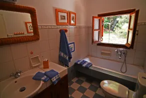Traditionelle Villa Seagullstone mit Privatstrand und herrlicher Aussicht - Image 2