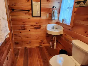 Fly Away Cabin: Relax and enjoy the creek views and sounds. - Image 4