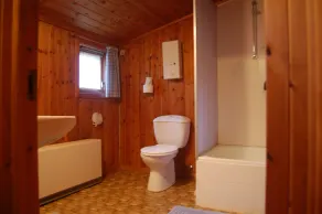 accogliente baita scandinava in una posizione tranquilla su un grande appezzamento - Image 3