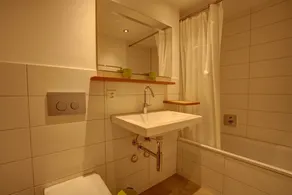 2-room flat with mountain view on the 4th floor - Image 3