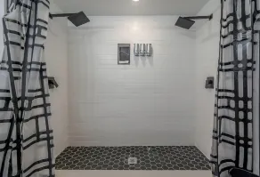 Seminole Heights Beauty - Image 2