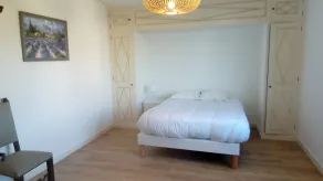 Beautiful seaside Villa in residential area with air conditioning - Image 2