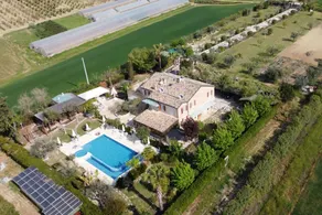 Villa en Colonnella con 4 habitaciones, capacidad 10 - Image 2