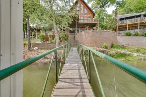 Waterfront, large covered boat slip provided, carport for 1 plus xtra parking - Image 5