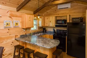 Dali's Den Tiny House Rental 3 Miles to TIEC - Image 5