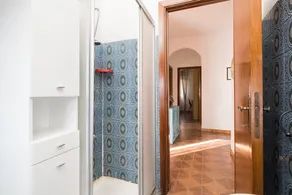 Holiday Home 'Gungui' with Private Terrace, Shared Garden and Air Conditioning - Image 4