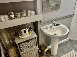 Hugh’s Highland Hideaway - Image 4