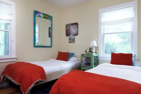 Harbour Country Cottage, privat inbyggd pool, tillgång till stranden, Full Acre Lot! - Image 4