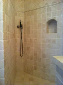 Charmerende ejendom beliggende i en yndig landsby med privat have og pool. - Image 3