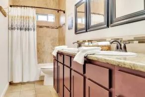 Villa in Wine Country, King Beds & Pool - Image 4