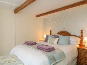 Shilstone Lodge - Image 5
