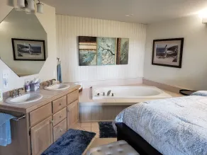 UNIQUE ET MAGNIFIQUE EMPLACEMENT PRIMAIRE NORTH END - JUSTE OUVERT !! - Image 4