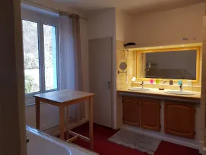 Charmigt hus och caratctere, inomhuspool. - Image 3