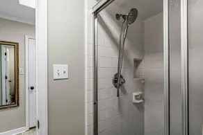 Private & Spacious 4BR w/ Heated Pool, Hot Tub & Fire Pit - Near HPU & Market - Image 5