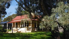 2 BR Lottie Cottage, Family Farmstay, petfriendly Rural Retreat Albury-Wodonga - Image 5