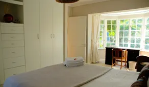 Luxurious self-catering cottage sleeping up to 4 adults - Image 3