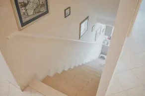 House Mili - Image 2